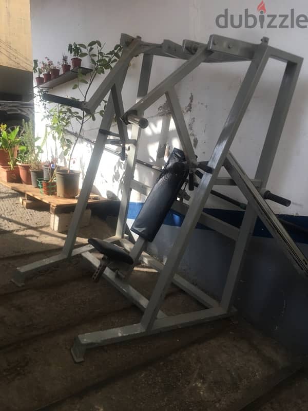 chest press hummer like new 2