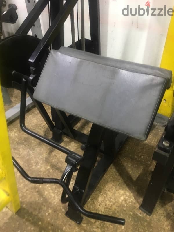 biceps curl machine like new 1