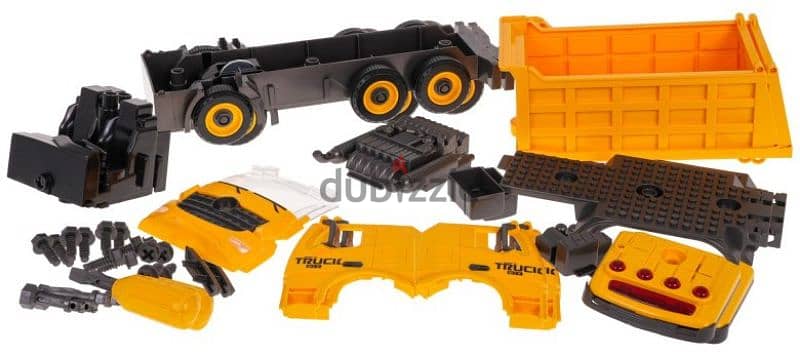 German store twisting dump truck 3