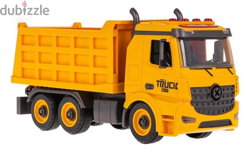 German store twisting dump truck 4