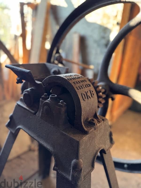 Antique corn grinder 1