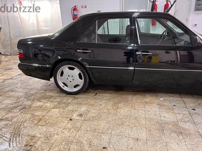 Mercedes 500E Collection Car Like New