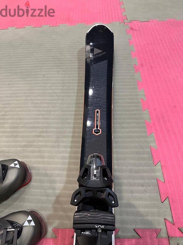 Fischer Ski Equipment (Mint Condition) 3