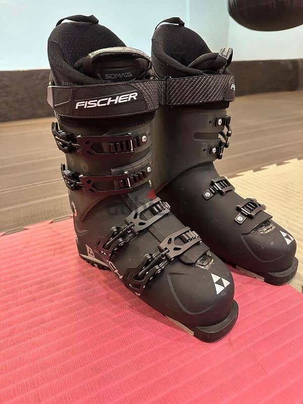 Fischer Ski Equipment (Mint Condition) 2