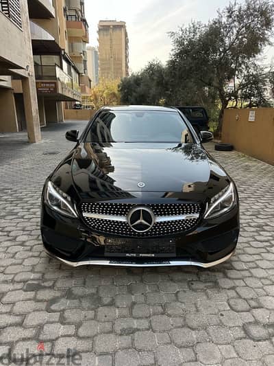 Mercedes C 300 AMG-line 4matic  2018 black on black (clean carfax)