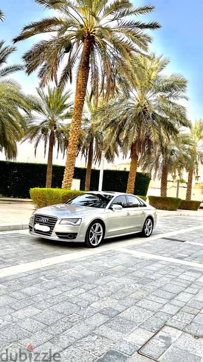 Audi S8 D4  2013