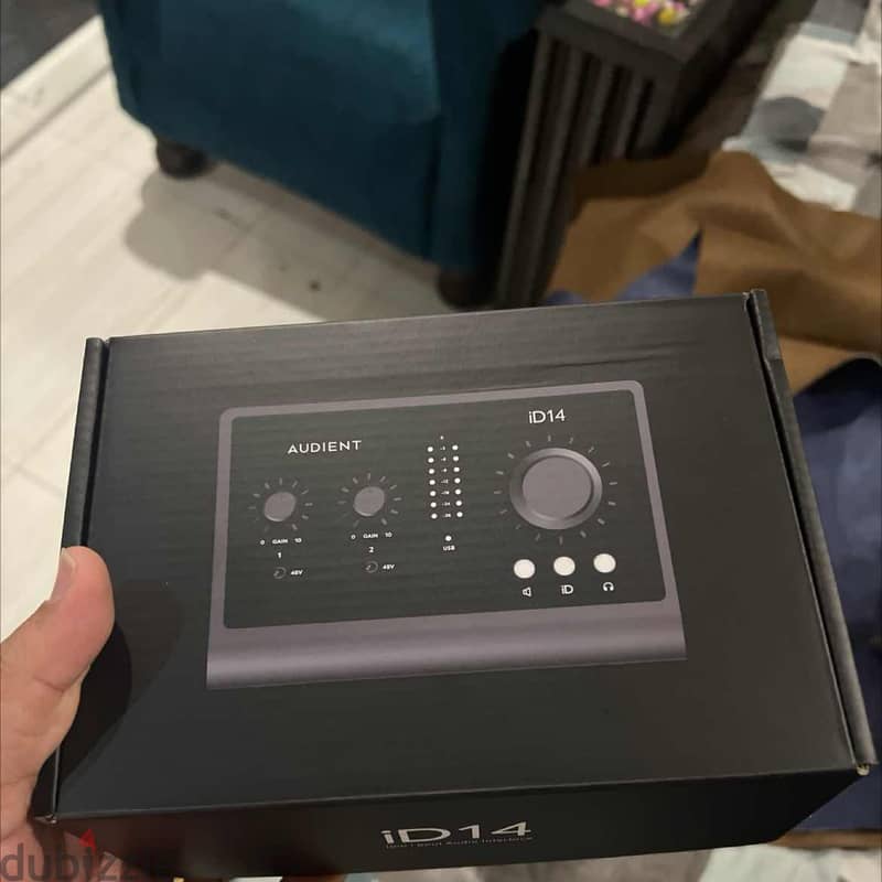 Audient iD24 10 x 14 USB-C Audio Interface 4