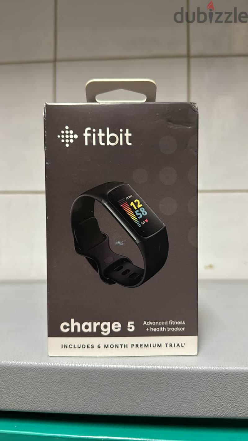 Fitbit charge 5 Graphite stainless steel case & black band 0