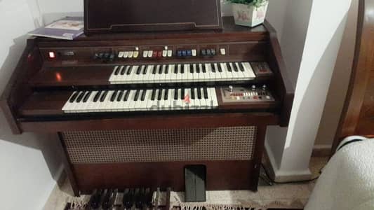 Vintage organ piano, made in italy