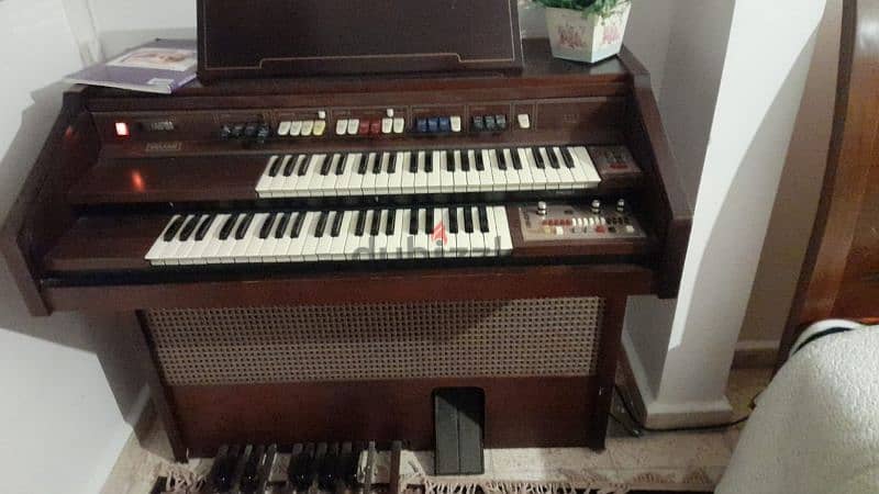 Vintage organ piano, made in italy 0