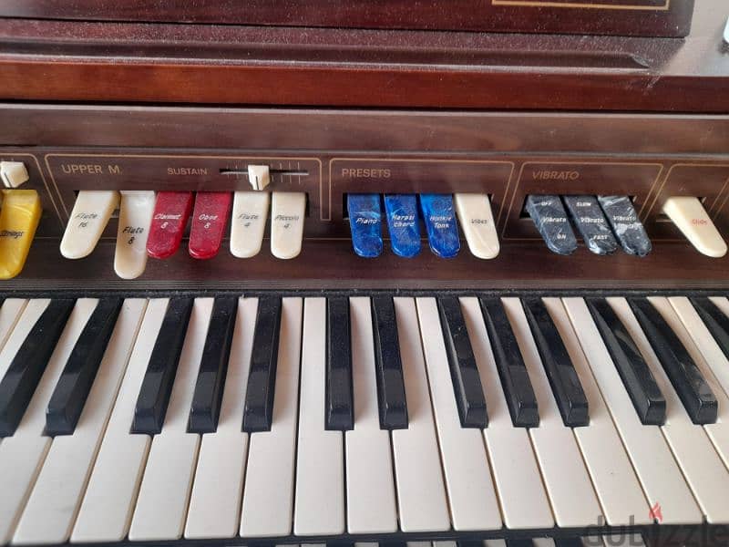 Vintage organ piano, made in italy 4