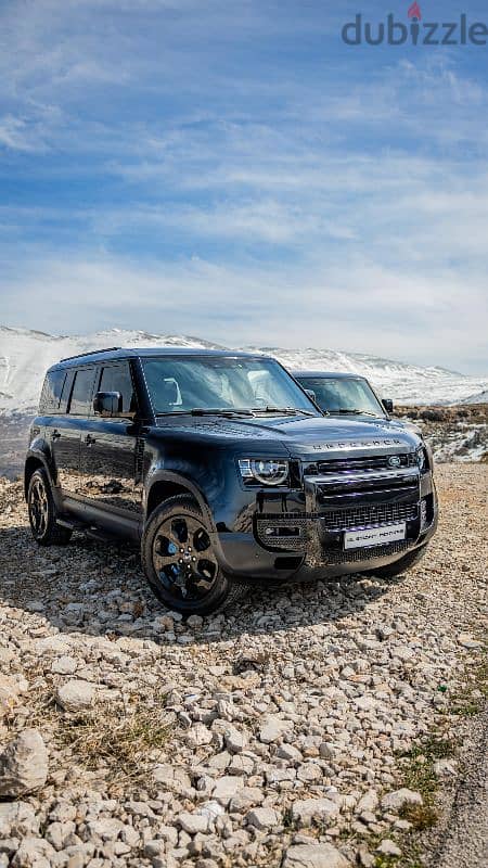 2023 Land Rover Defender 0