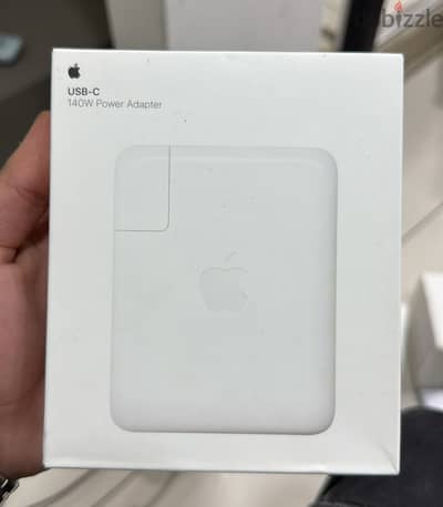 Apple 140w usb-c power adapter 2pin MLYU3 old version