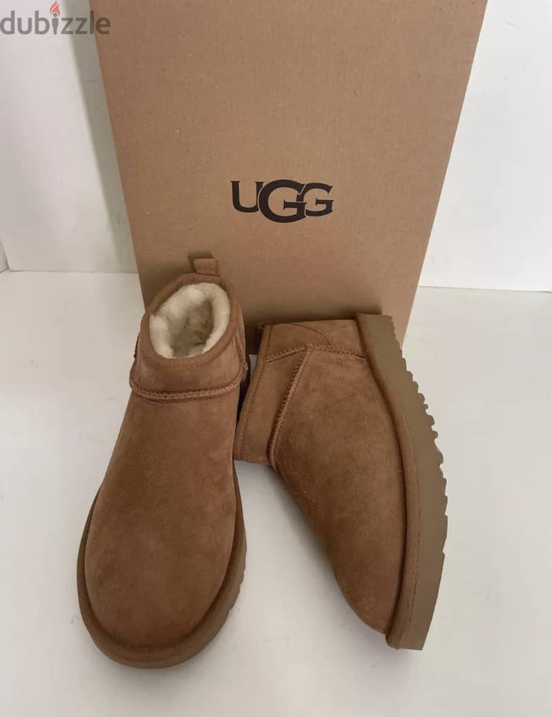 UGGS PLATFORM BRAND NEW 0