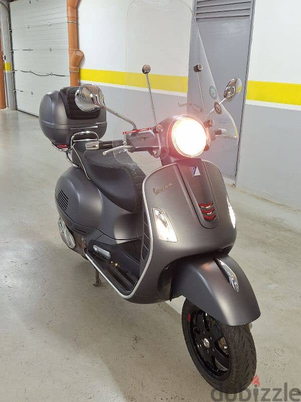 VESPA 300 GTS SPORT Italian 1