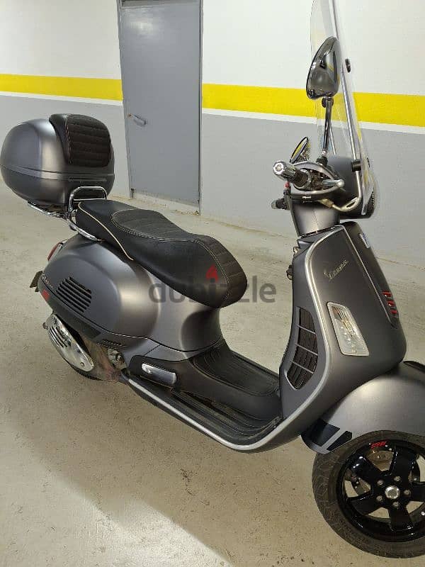 VESPA 300 GTS SPORT Italian 3