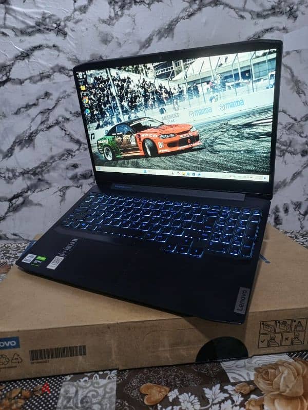 Gaming laptop with box 6