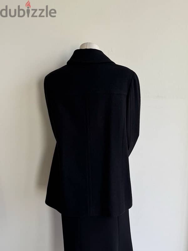 Rare timeless 1996 vintage Chanel black wool jacket 2