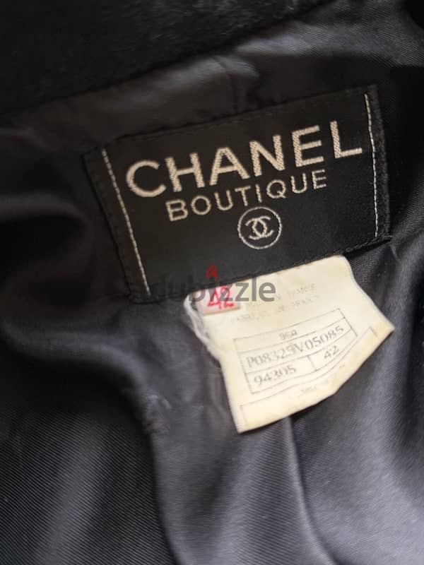 Rare timeless 1996 vintage Chanel black wool jacket 4