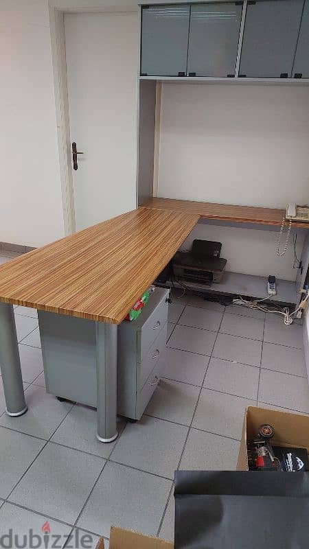 L-shape office desk 3