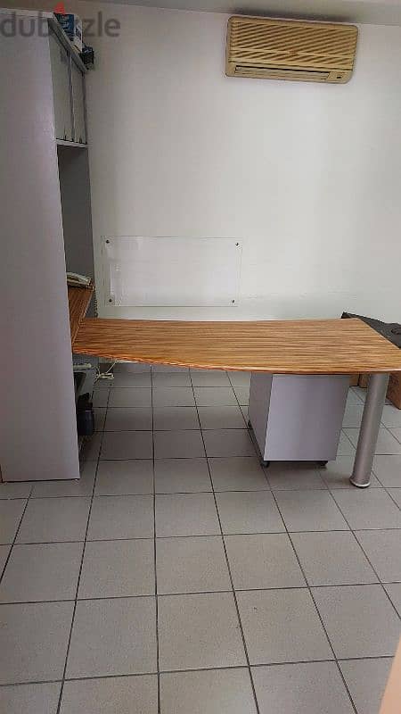 L-shape office desk 4