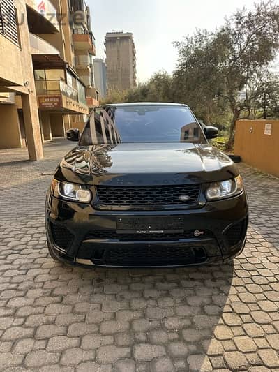 Range Rover Sport SVR 2017 black on black (clean carfax)