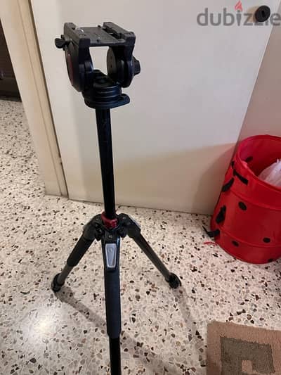 Manfrotto Tripod & Fluid head