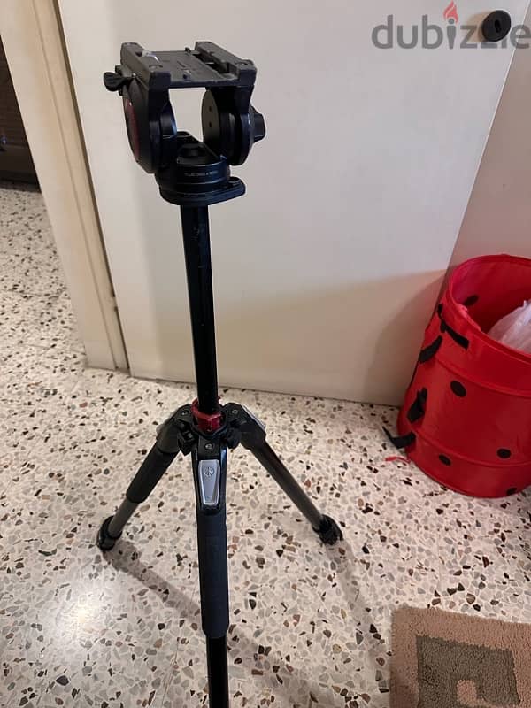 Manfrotto Tripod & Fluid head 0