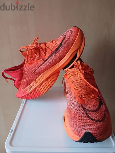 nike zoomx size 42