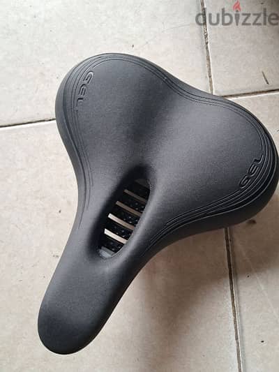 crivit bike gel seat 15$ new