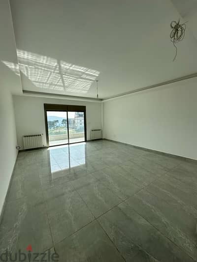 Baabdat - 160m2 apartment with 60m2 garden for sale - open view