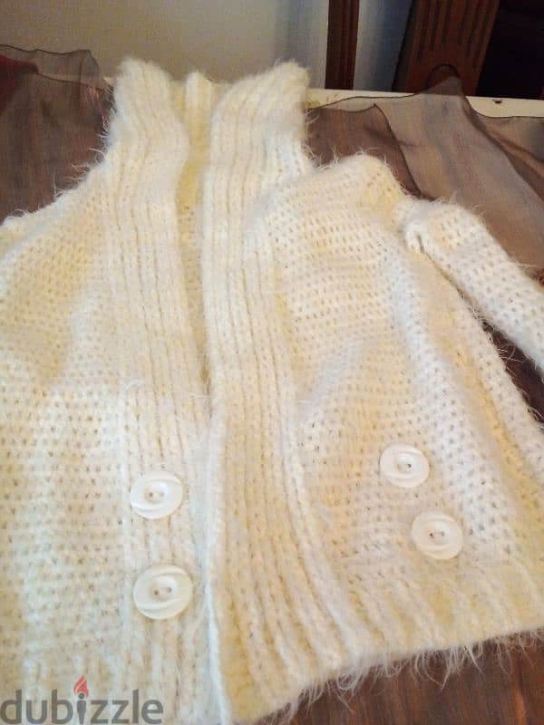 wool sweater/blouse كنزة صوف 1