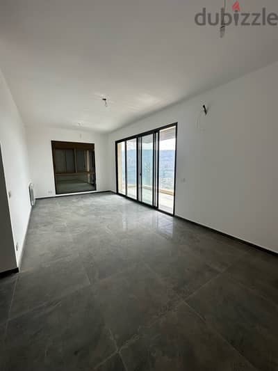 Baabdat - 130m2 apartment with 140m2 terrace for sale