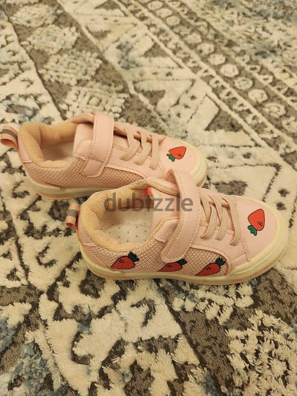 Girl shoes snickers new 1