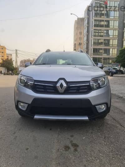 RENAULT SANDERO STEPWAY MODEL 2018 SILVER COMPANY SOURCE