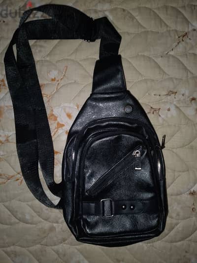 Vintage leather shoulder bag