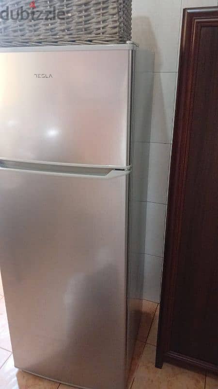 TESLA refrigerator model RD2101HS 1