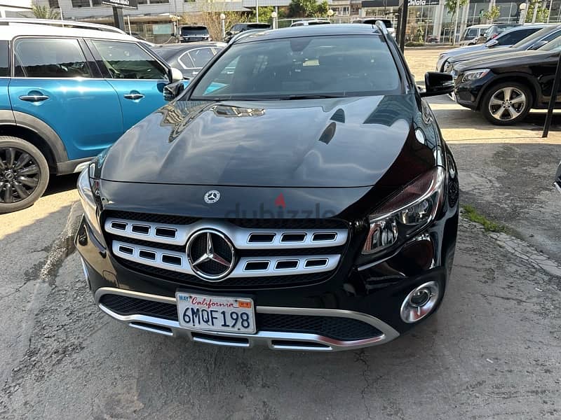 Mercedes-Benz GLA-Class 2018 Black Panoramic  4 Matic 0