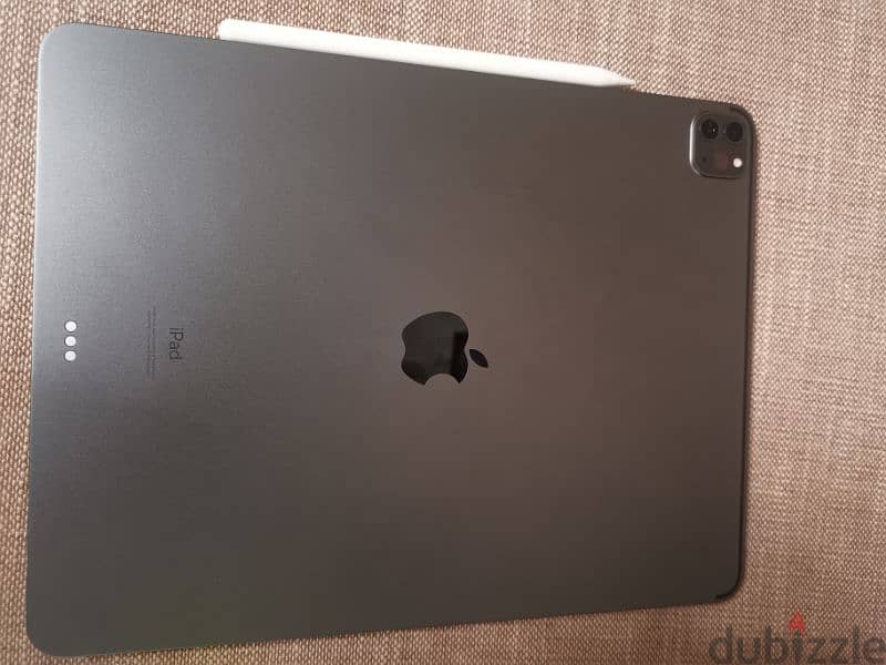 Ipad pro M1 chip 12.9 inch (256gb, 8gb ram) 1