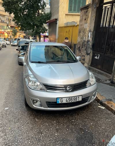 Nissan Tiida 2012