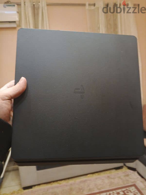 PS4 slim 500g بحالة ممتازة و عالفحص (ملاحظة بدون مسكات ) معد 1