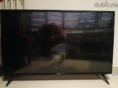 LG TV 43'' broken glass