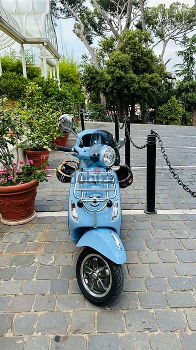 Vespa vxl 2022 - 2,500km LIKE NEW