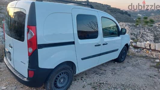 Renault Kangoo 2010 مكيف . . بيئة. . بنك الشركة. . خارق النظافة