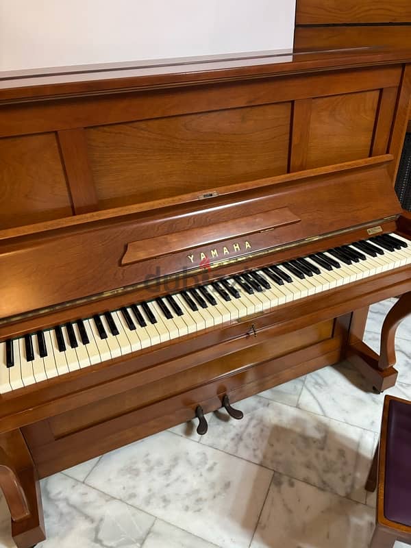 Yamaha Piano & Adjustable Chair 4