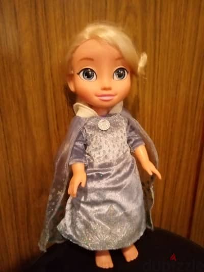 ELSA SINGING +TRADITIONS 35 Cm -FROZEN 2 as new mechanism doll=30$