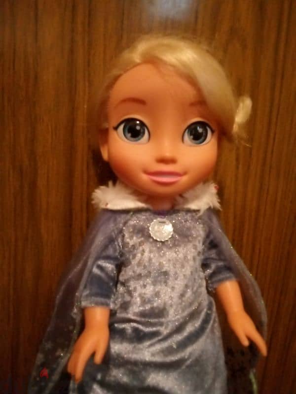 ELSA SINGING +TRADITIONS 35 Cm -FROZEN 2 as new mechanism doll=30$ 3