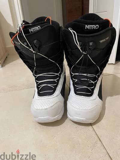 snowboarding boots - almost new