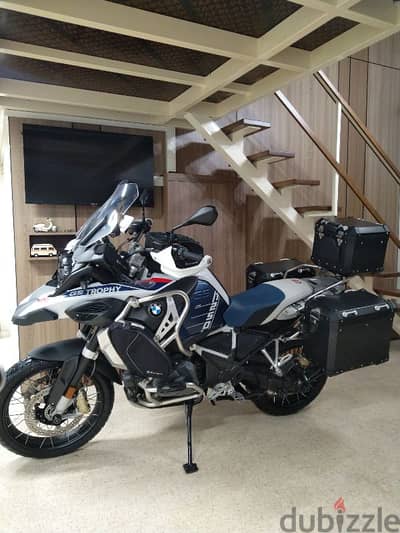 Bmw Gsa 1250cc Trophy 2023 full accessories still under warraty