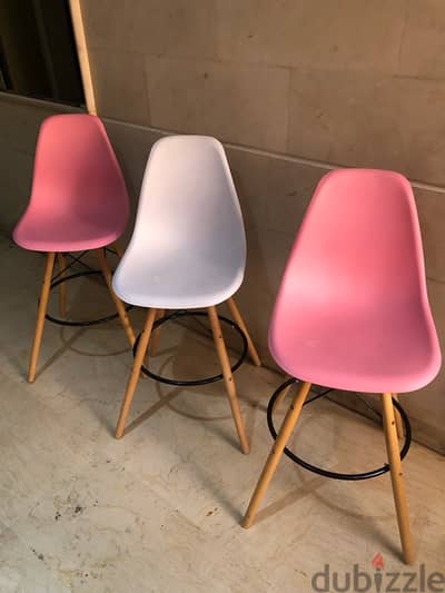 3 high chairs / bar chairs. 60$